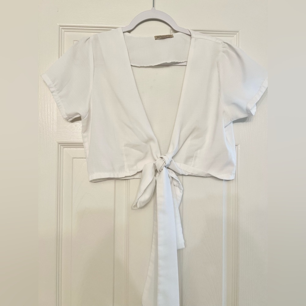 Cute White self-tie Crop Top